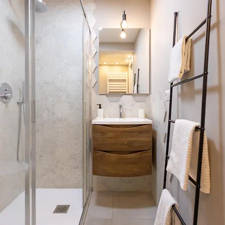 Bricks & Beams In The Key Area Of