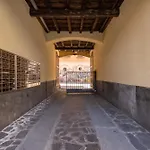 Bricks & Beams In The Key Area Of ミラノ