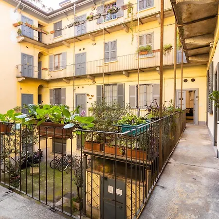 Apartment Bricks & Beams In The Key Area Of