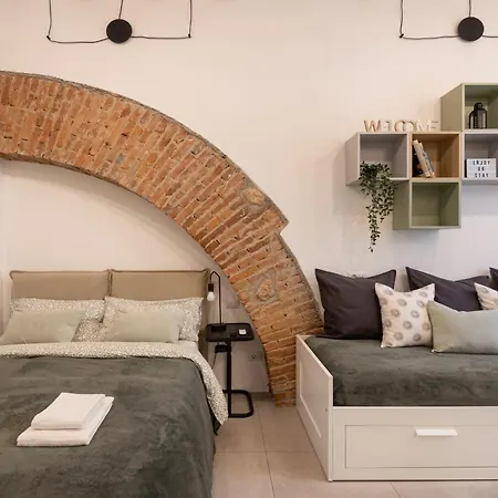 Apartment Bricks & Beams In The Key Area Of *
