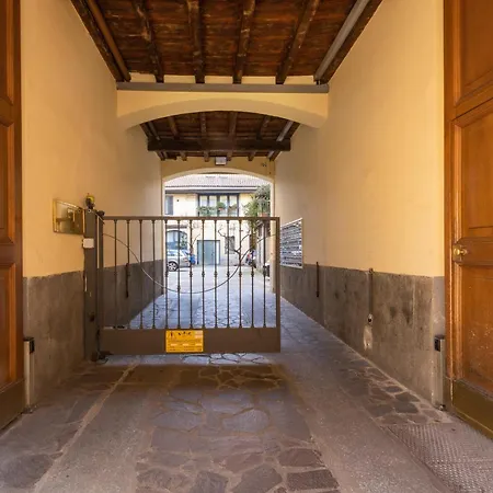 Bricks & Beams In The Key Area Of *