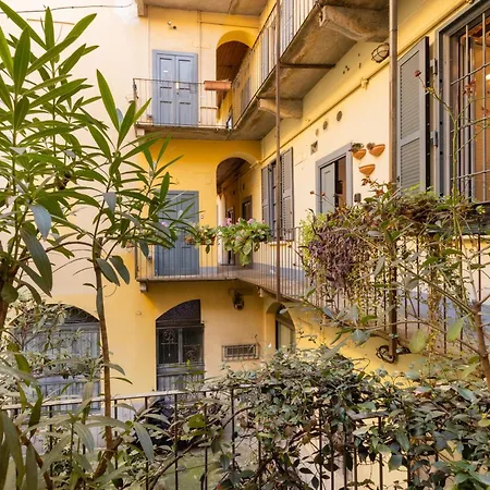 Bricks & Beams In The Key Area Of Apartment Milan