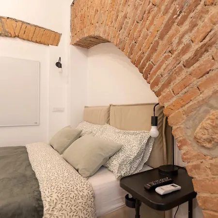 Bricks & Beams In The Key Area Of