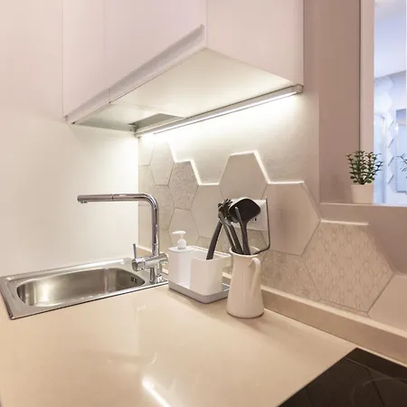 Apartment Bricks & Beams In The Key Area Of