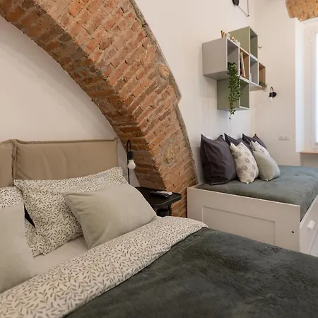 Bricks & Beams In The Key Area Of Апартаменты